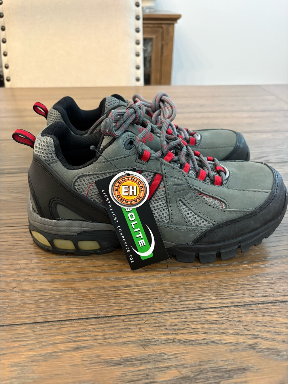 Nautilus Men's Gray Athletic Steel Toe Work Shoes with Red Accents Size 8 Men's